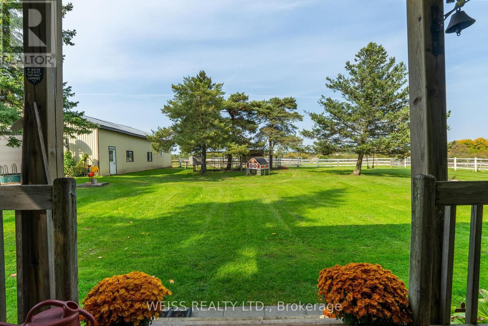 772 TOWNLINE ROAD W photo 3