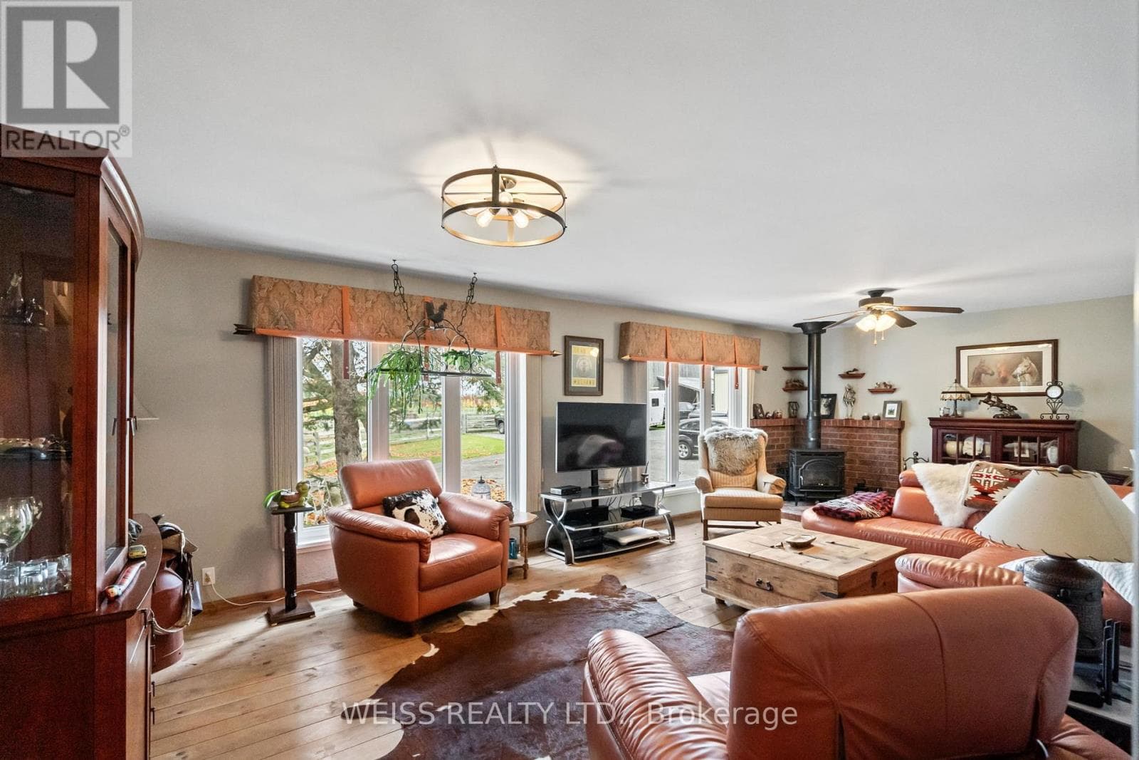 772 TOWNLINE ROAD W photo 4