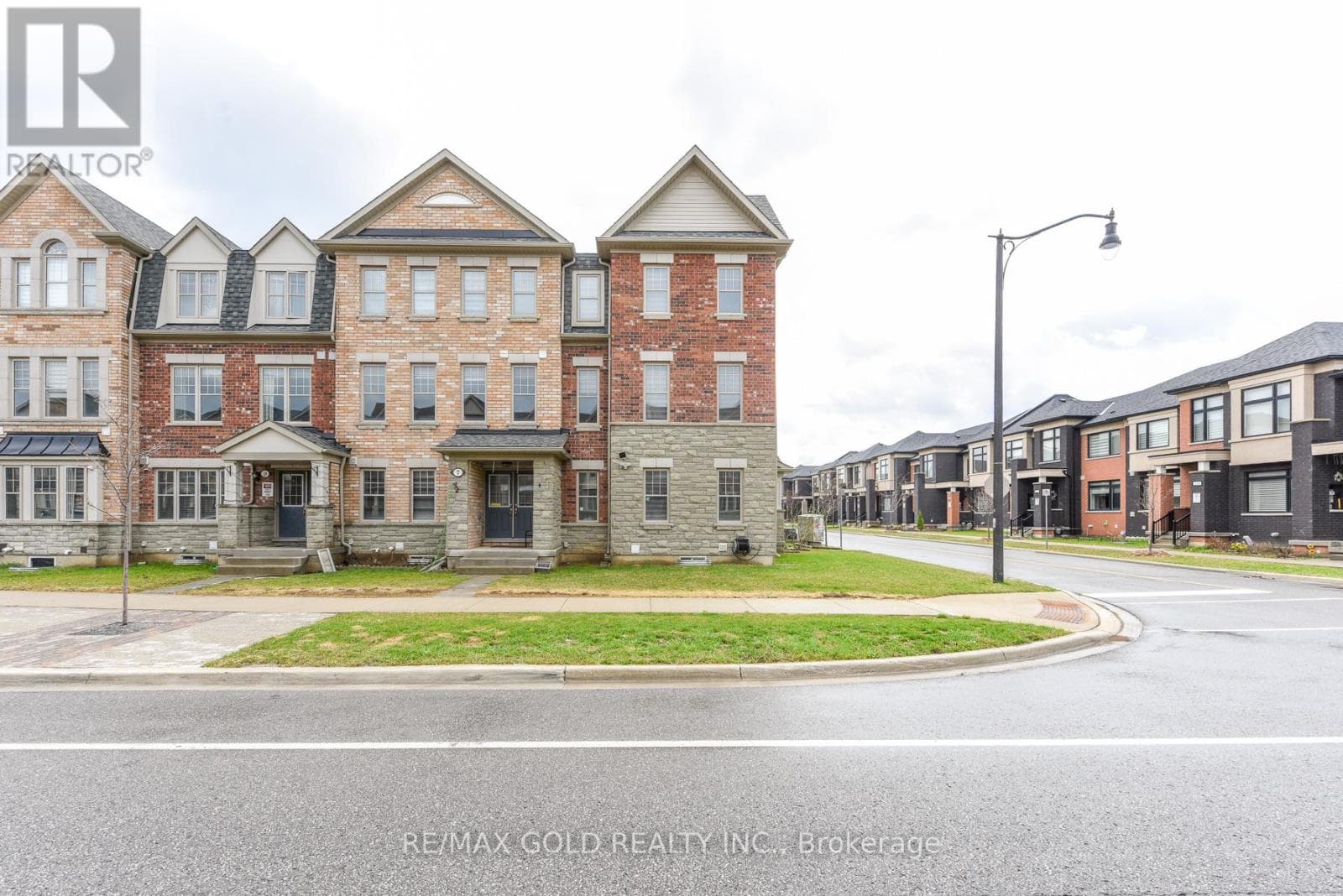6 bed 5 bath single family at 5 REMEMBRANCE ROAD — $949,900