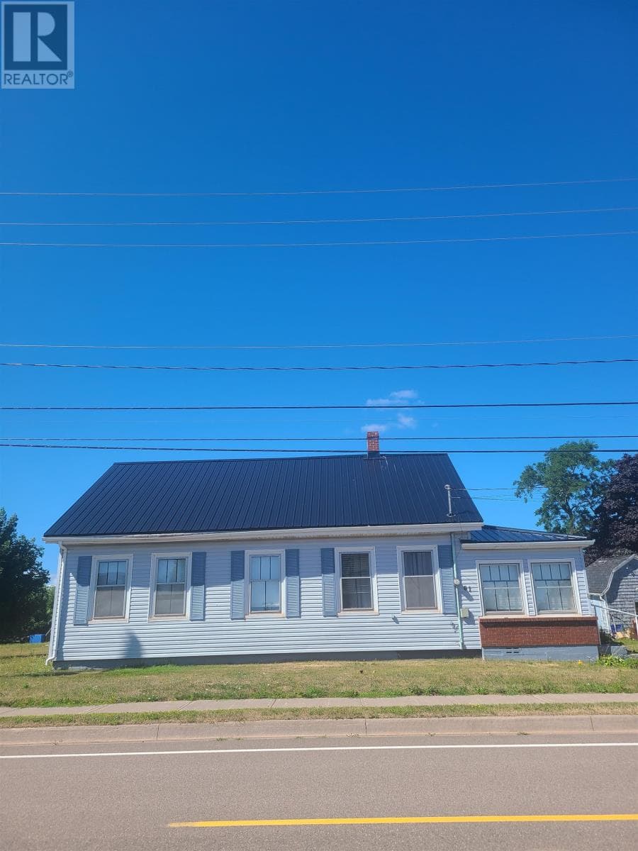 3 bed 1 bath single family at 81 Water Street — $200,000