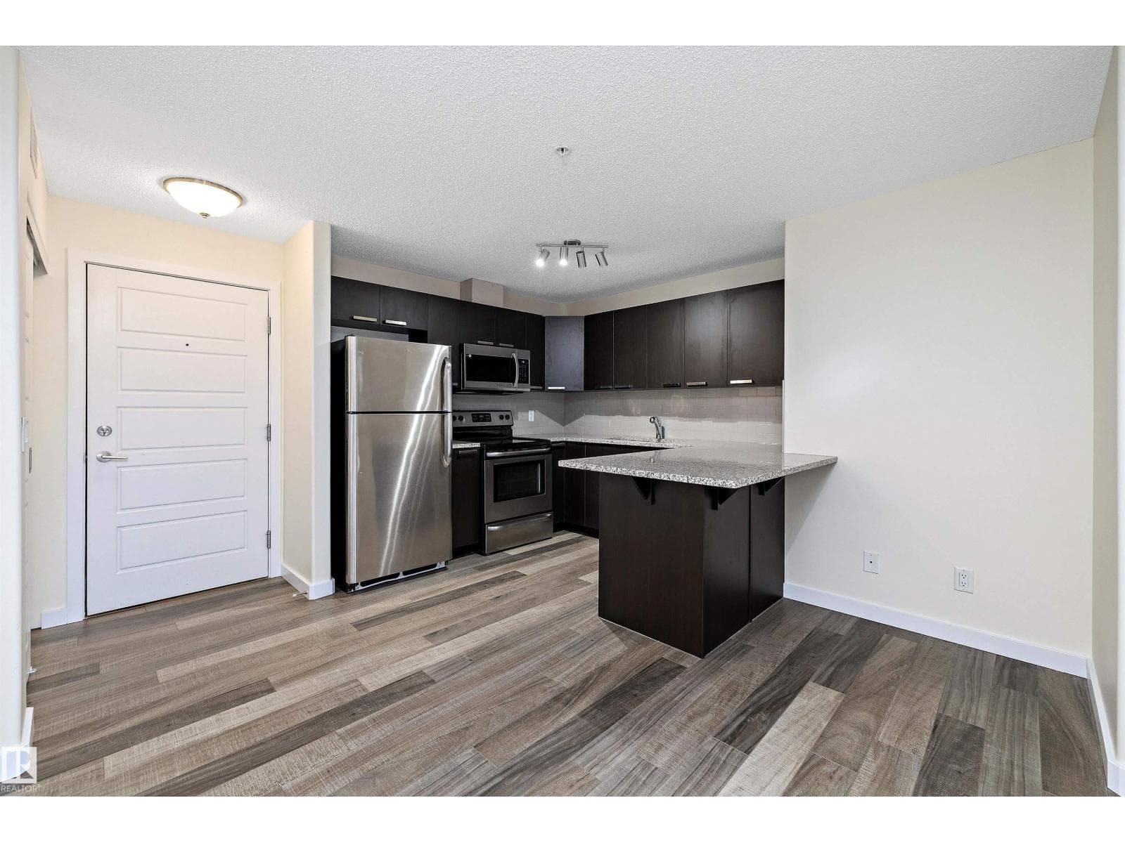 #323 14808 125 ST NW photo 3