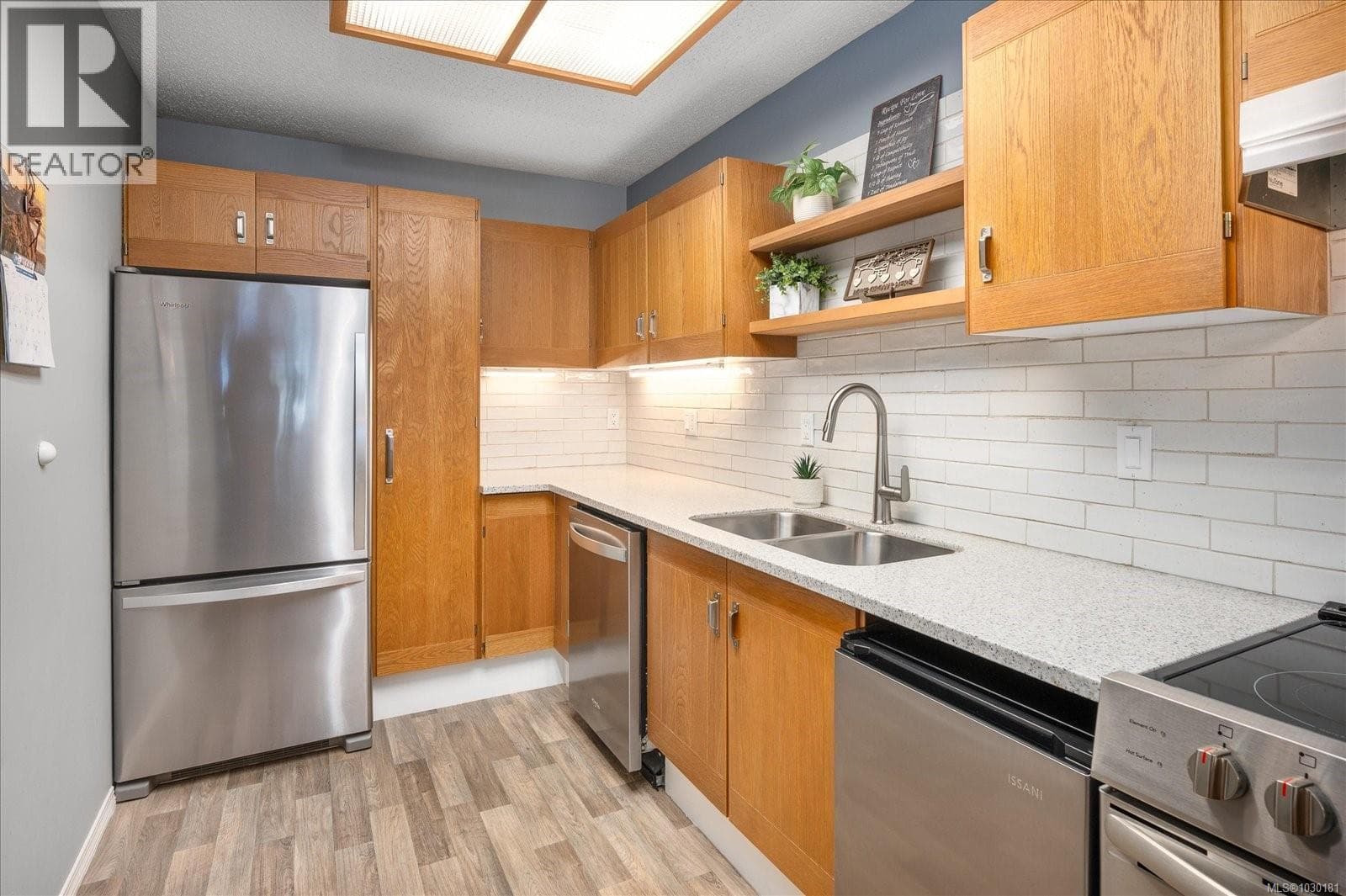 105 309 Morison Ave photo 4