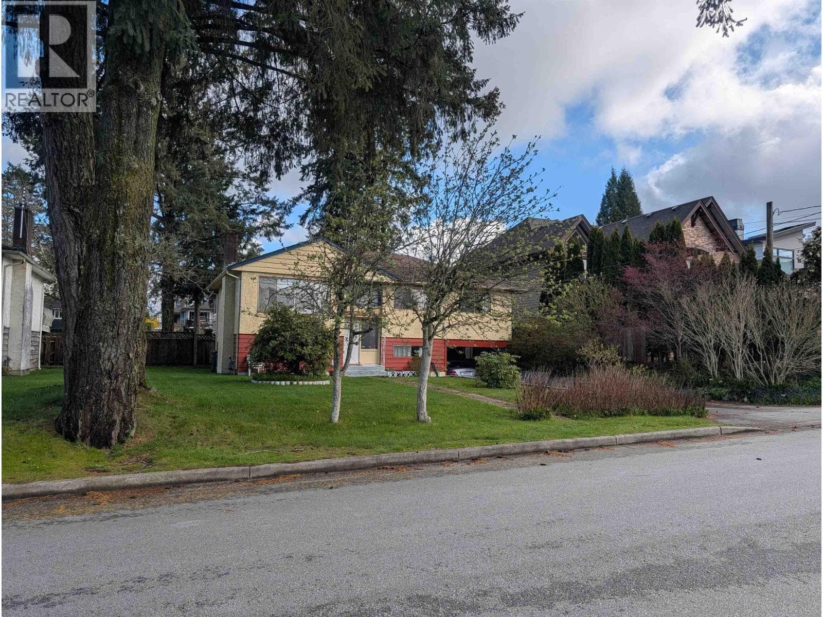 1681 SMITH AVENUE photo 3