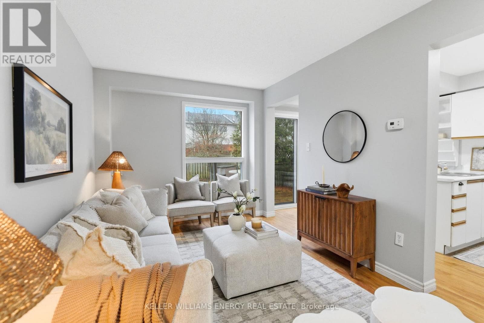 37 MOULTON COURT photo 5