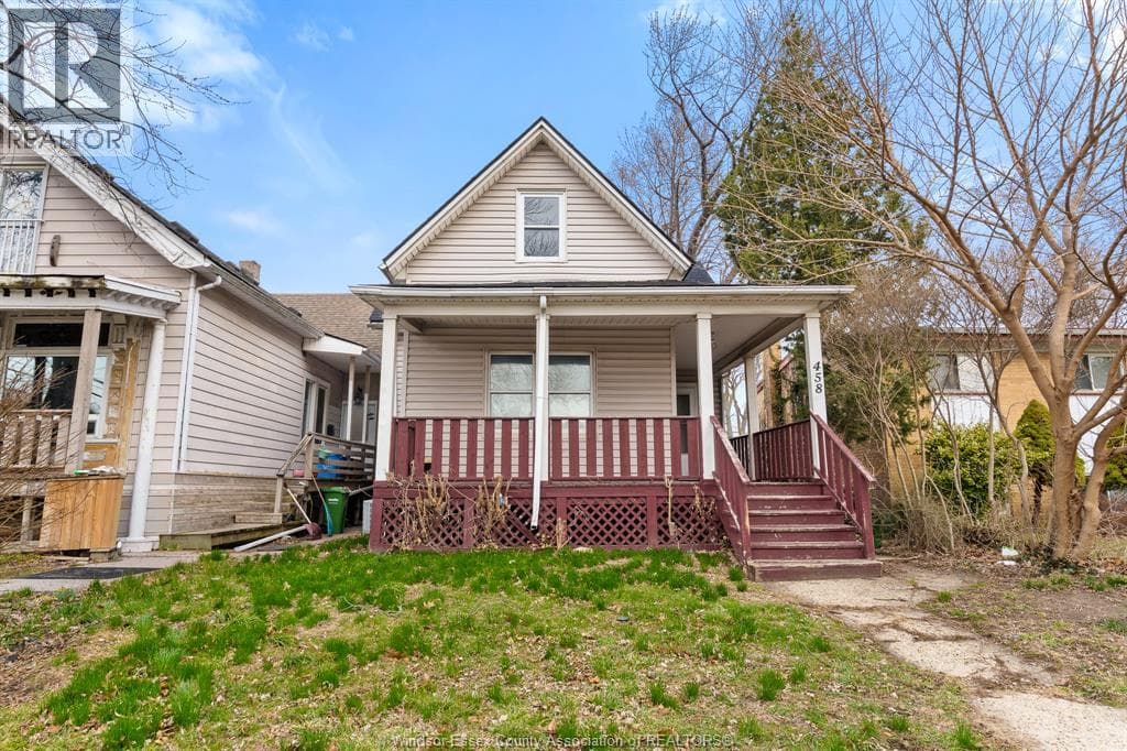 458-460 WAHKETA STREET photo 2