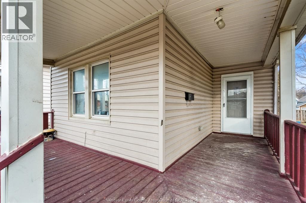 458-460 WAHKETA STREET photo 5