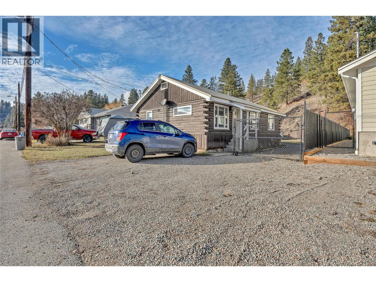 2 bed 1 bath single family at 495 Auburn Crescent — $349,900