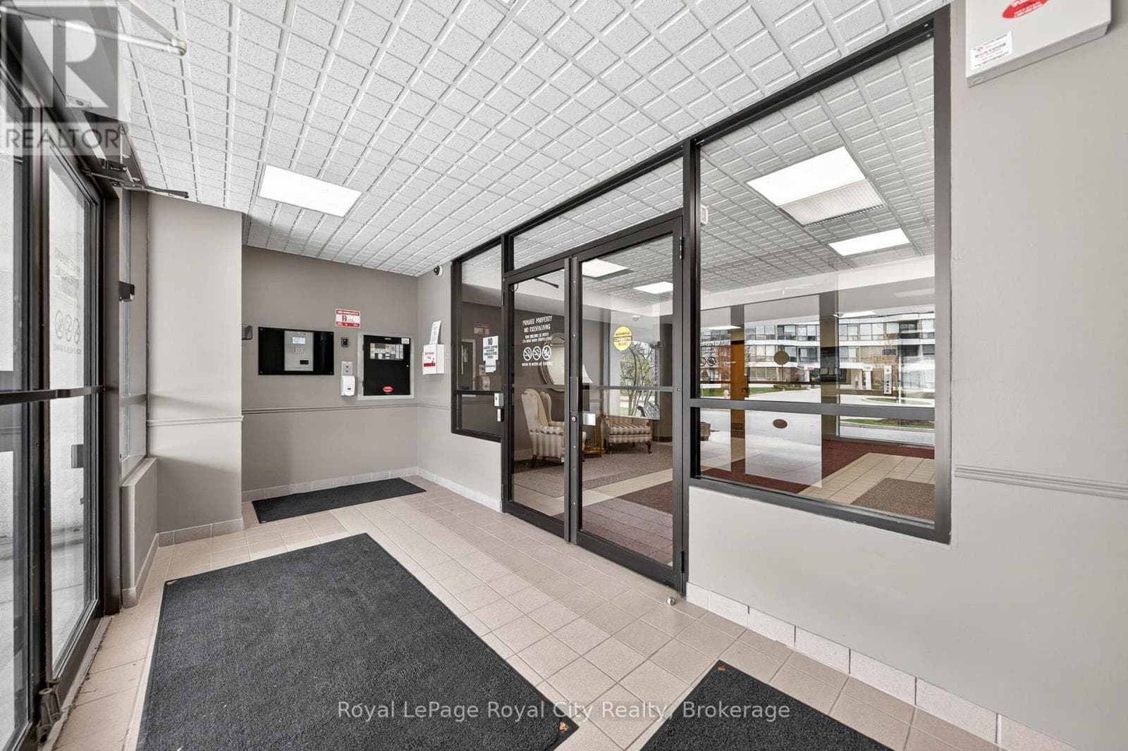 402 - 105 BAGOT STREET photo 4