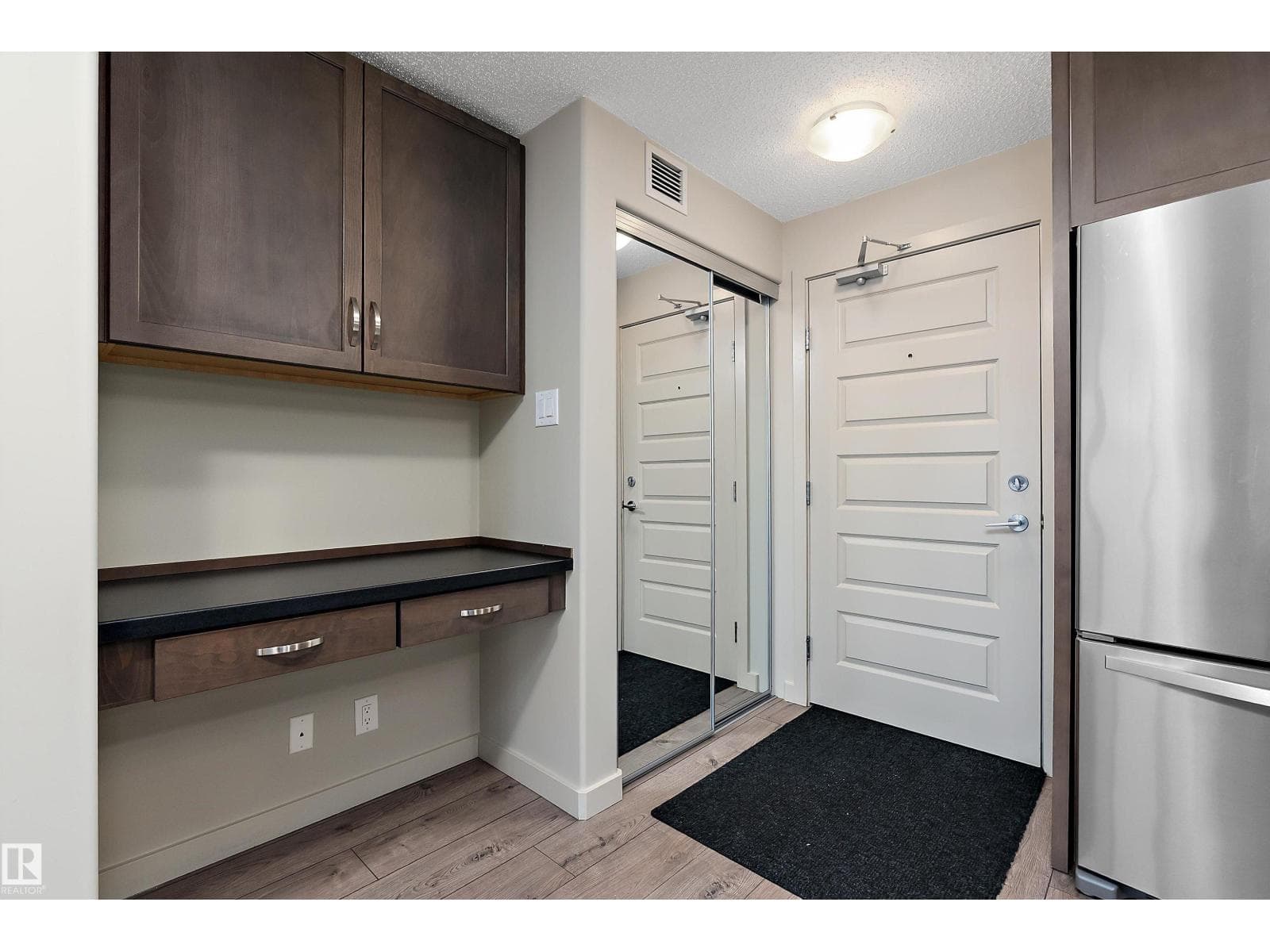 #309 4008 SAVARYN DR SW photo 2