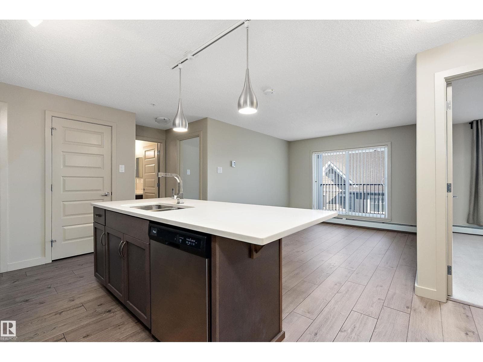 #309 4008 SAVARYN DR SW photo 3