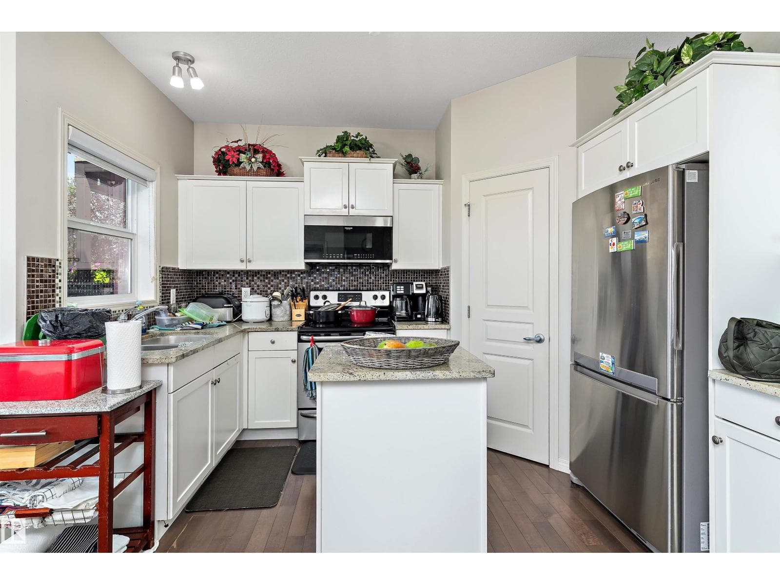 6934 19A AV SW photo 5
