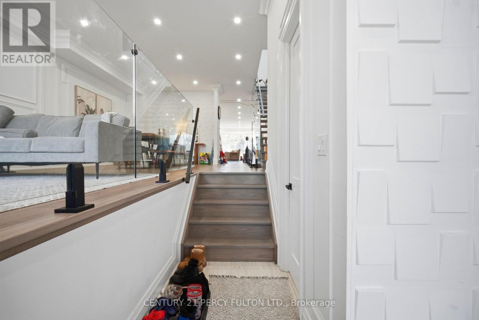 195 DANFORTH ROAD photo 5