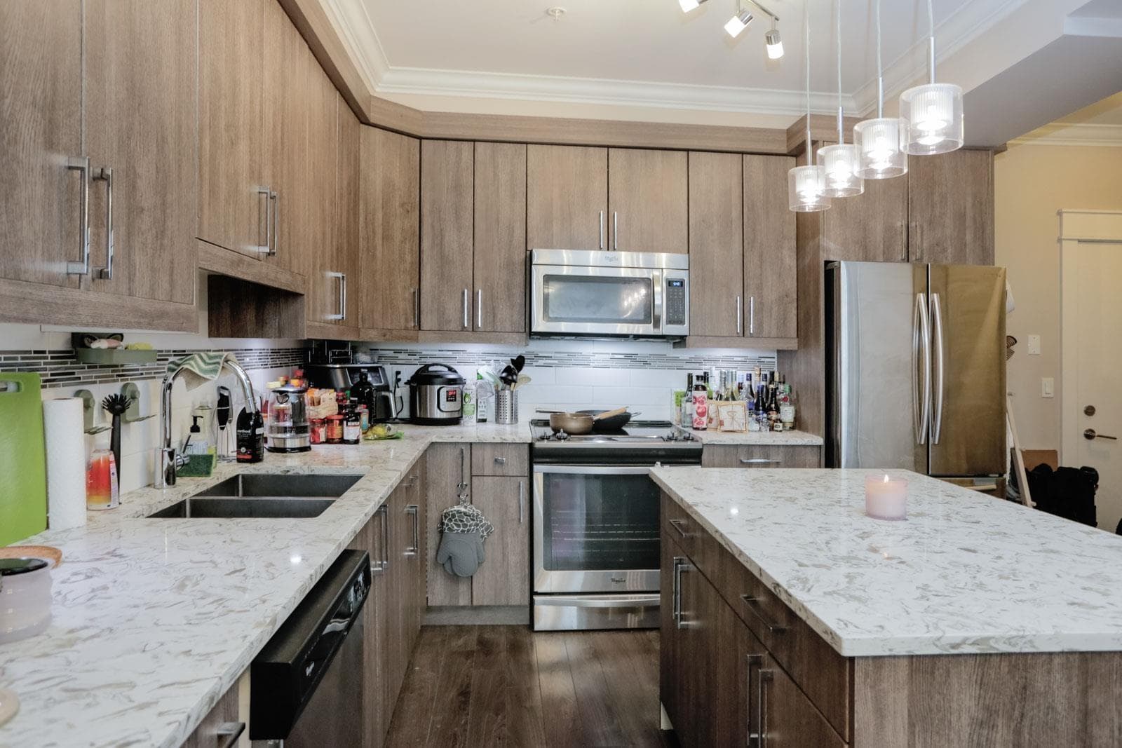 1 bed 1 bath single family at 415 19228 64 AVENUE — $350,000