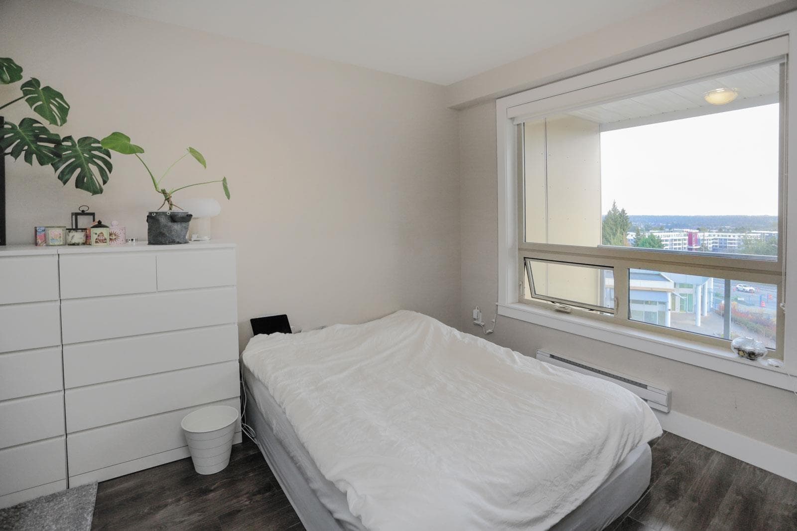 415 19228 64 AVENUE photo 2