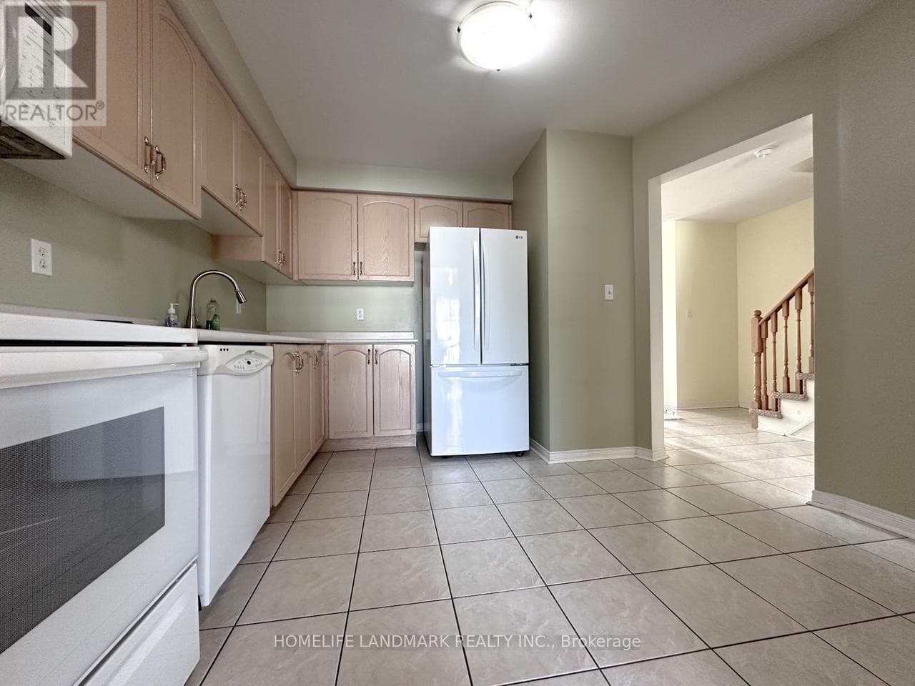 24 CRITTENDEN DRIVE photo 4