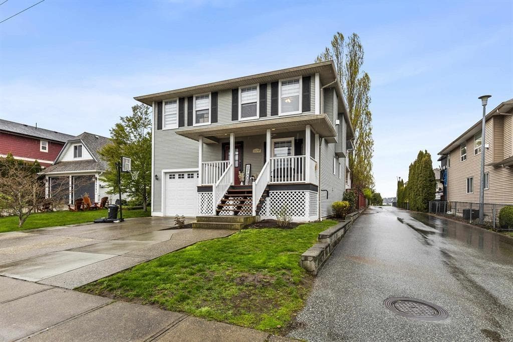 5 bed 3 bath single family at 34795 1 AVENUE — $999,900