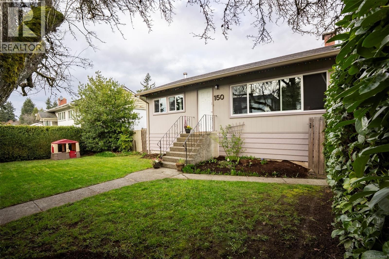3 bed 2 bath single family at 150 Wakesiah Ave — $700,000