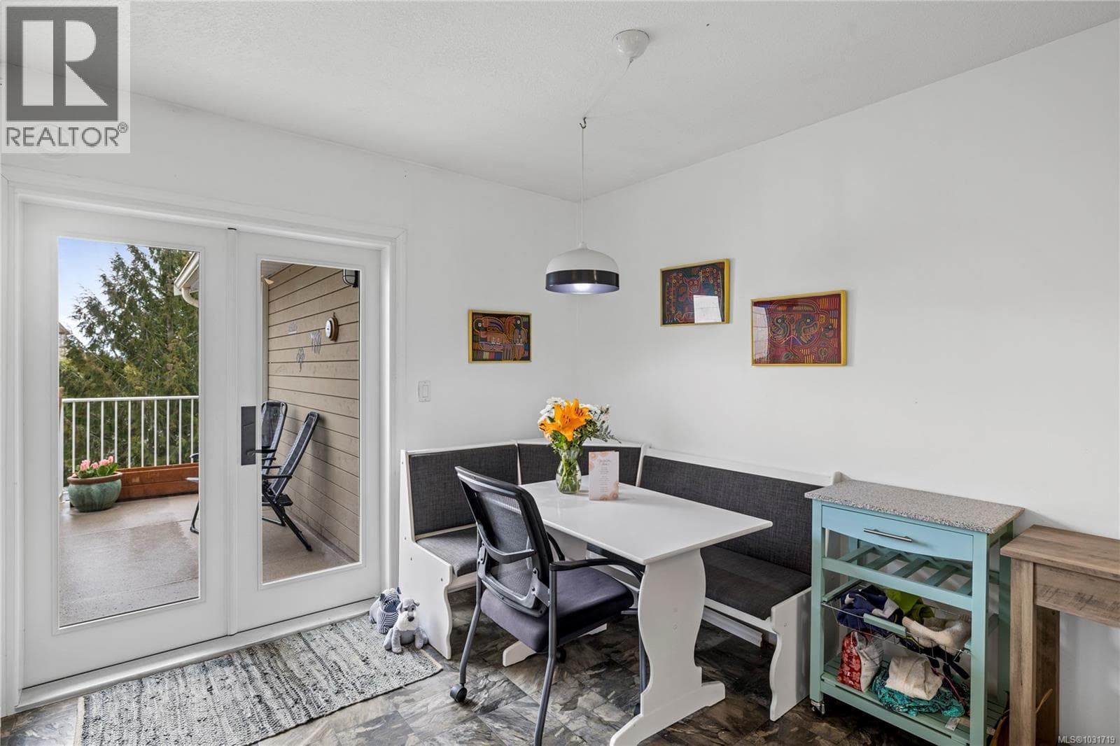 4 668 Beach Rd photo 4
