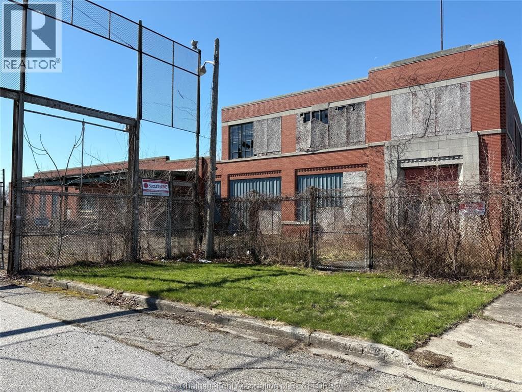 240 RALEIGH STREET photo 2