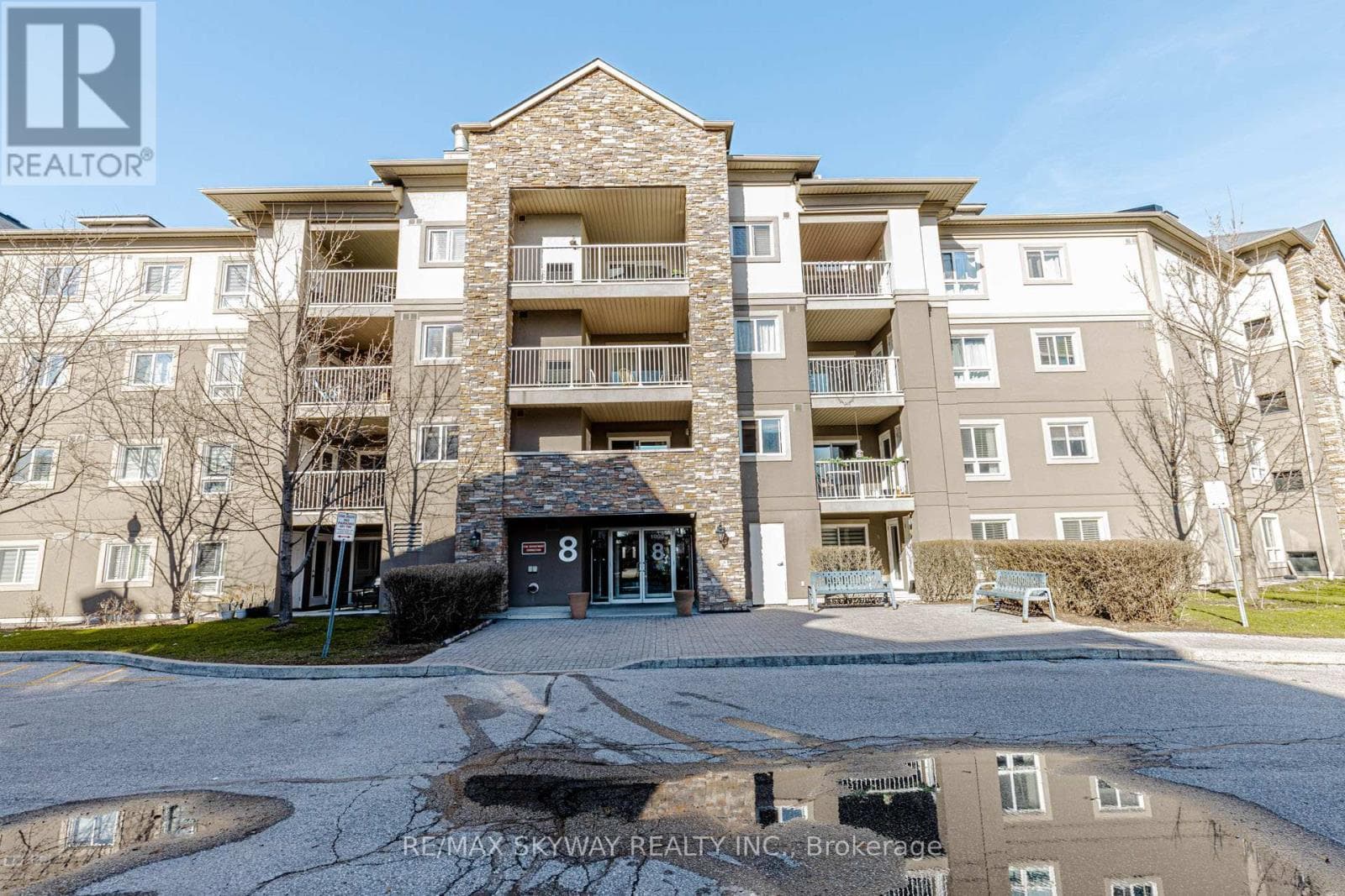 1403 - 8 DAYSPRING CIRCLE photo 4
