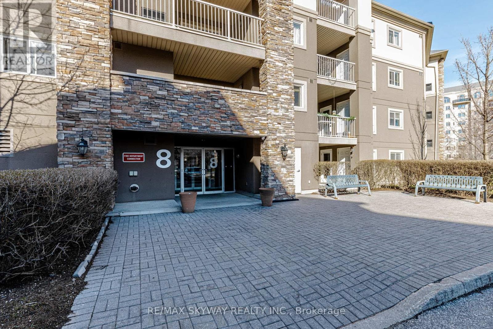1403 - 8 DAYSPRING CIRCLE photo 5