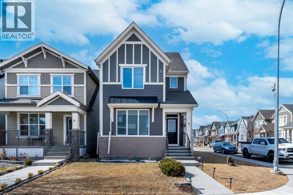 4 bed 3 bath single family at 5 Masters Street SE — $623,000