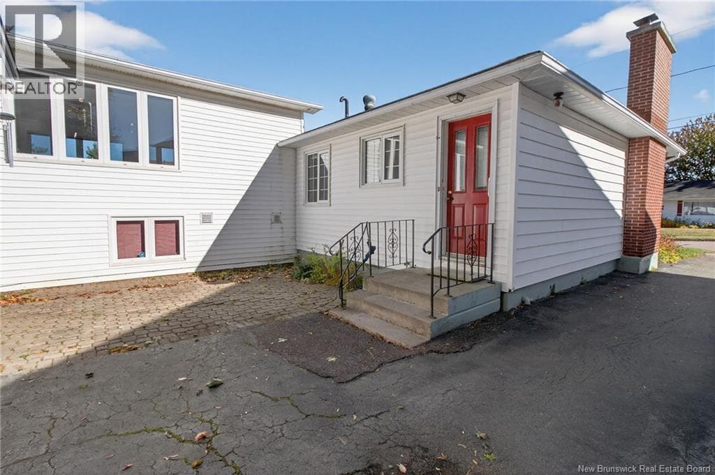 18 Carney Avenue photo 3