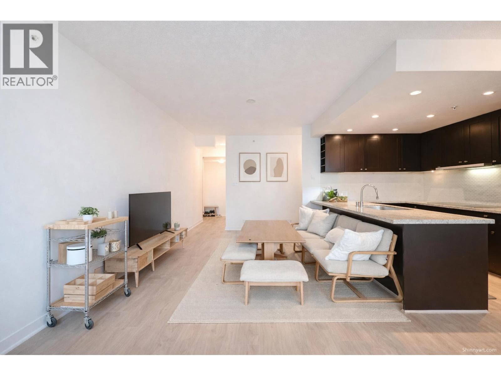 802 821 CAMBIE STREET photo 2