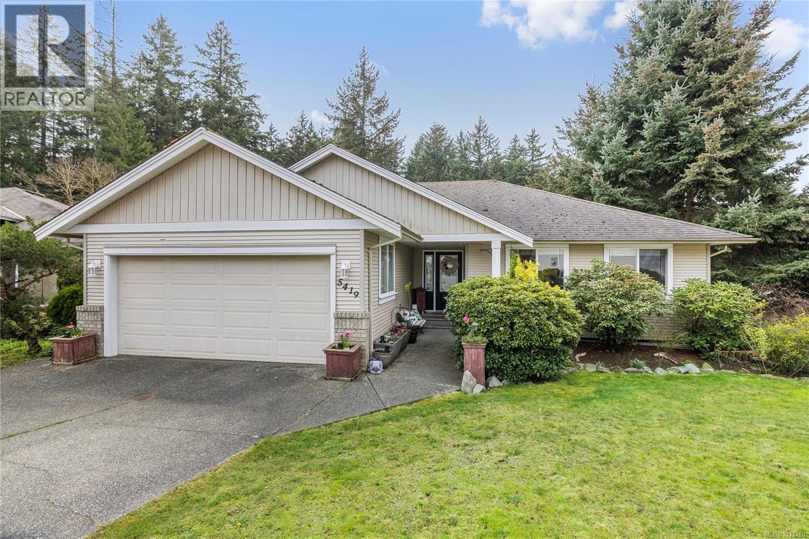 5 bed 3 bath single family at 5419 Colinwood Dr — $919,900