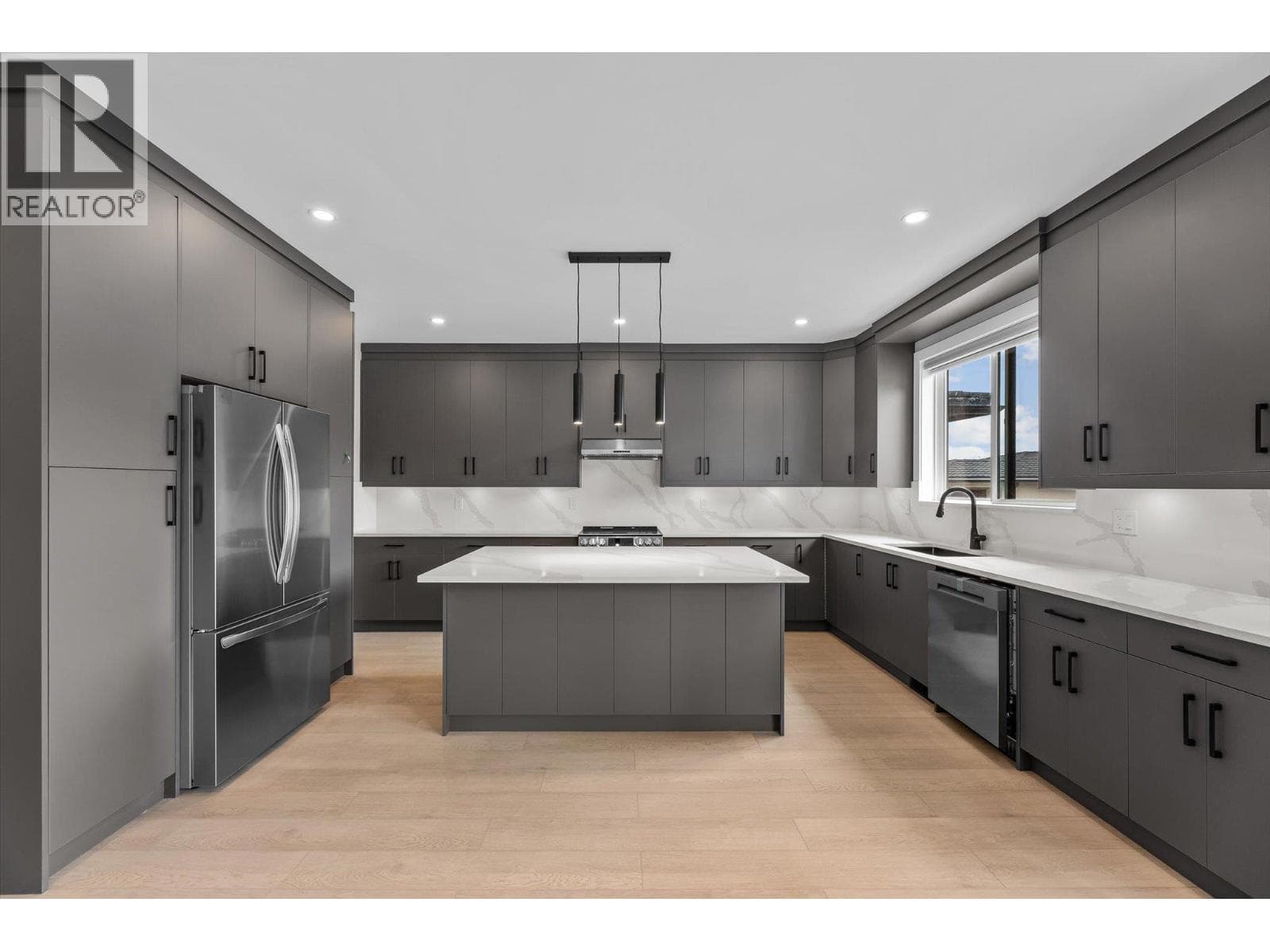 1793 Viewpoint Drive photo 5