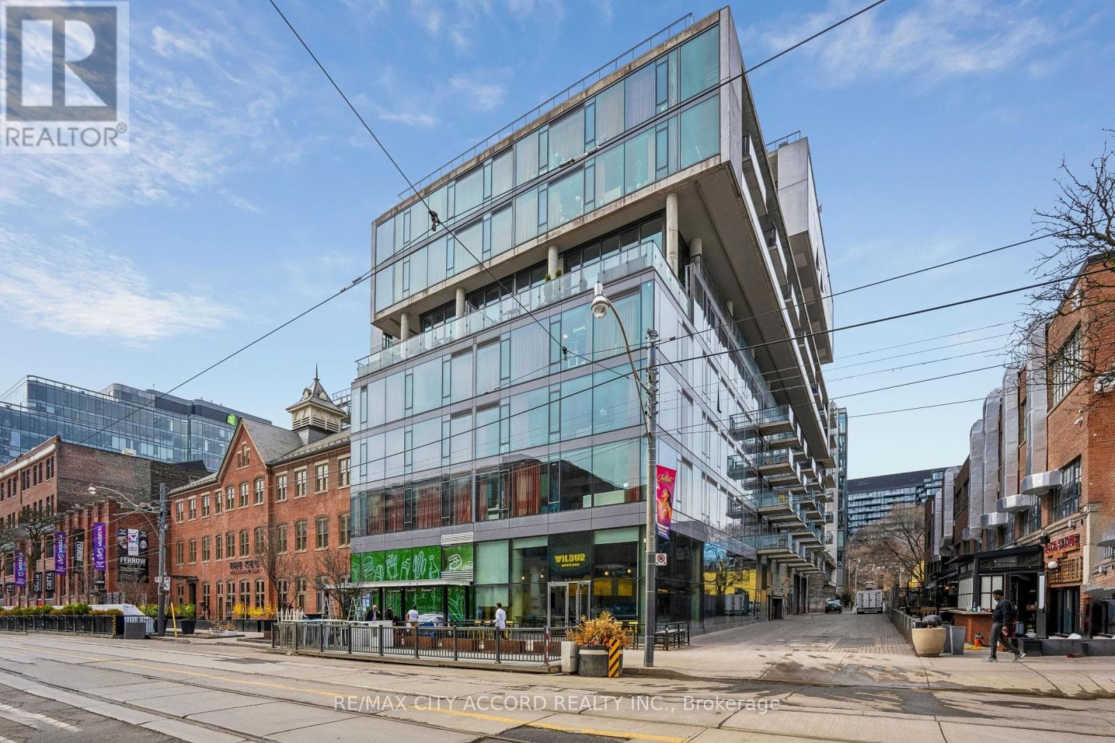 718 - 560 KING STREET W photo 3