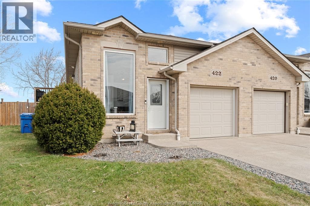 422 ROSEWOOD DRIVE photo 2