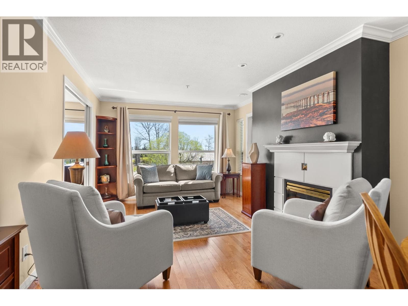 225 12931 RAILWAY AVENUE photo 5