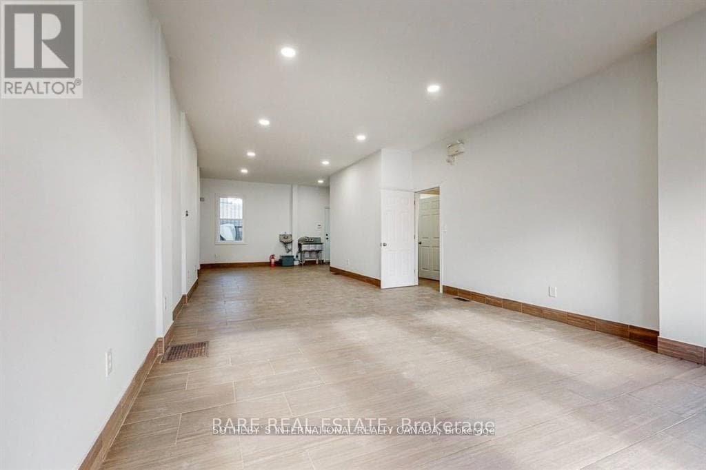 1439 MAIN STREET E photo 3