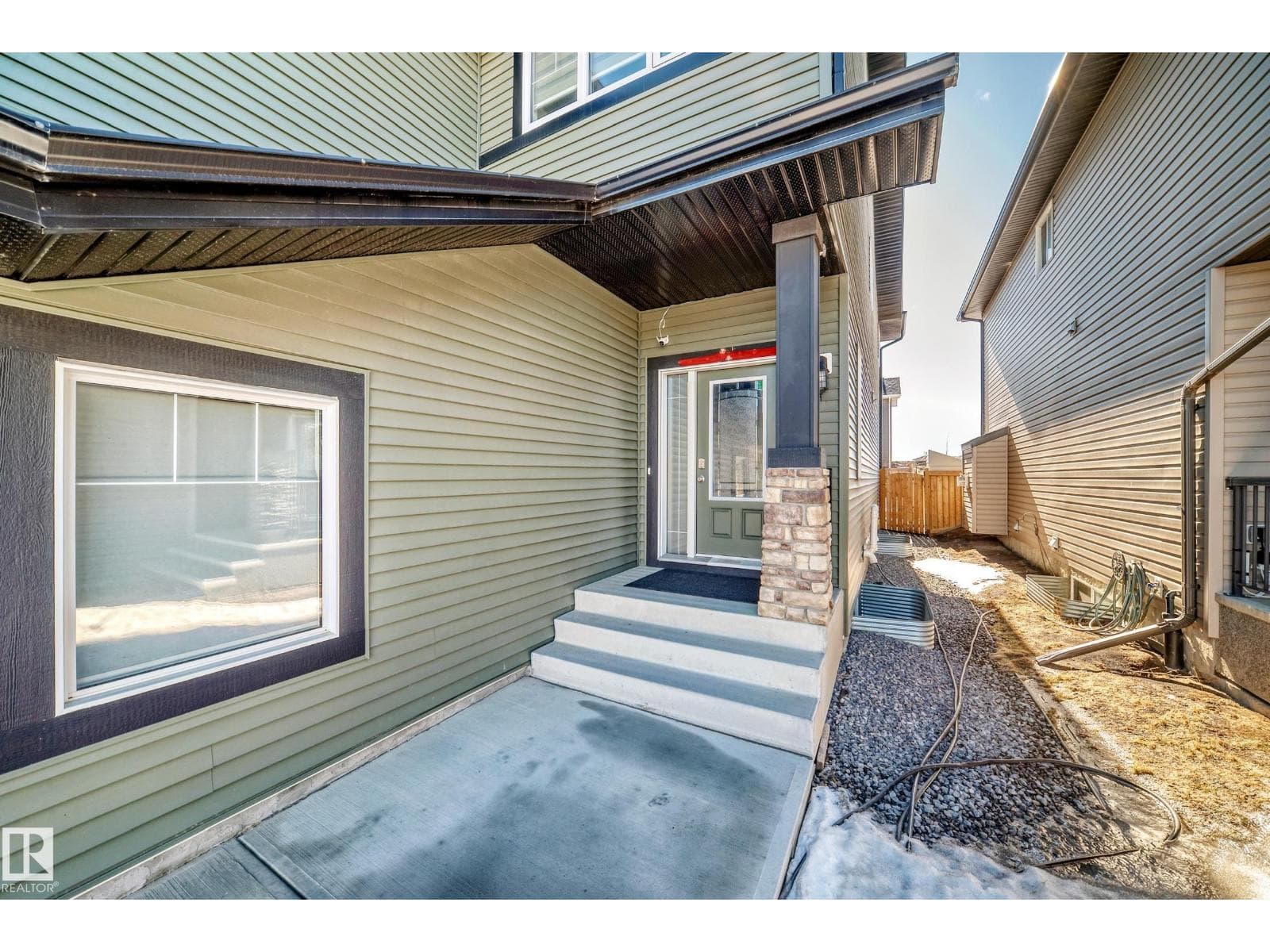 22407 99 AV NW photo 2