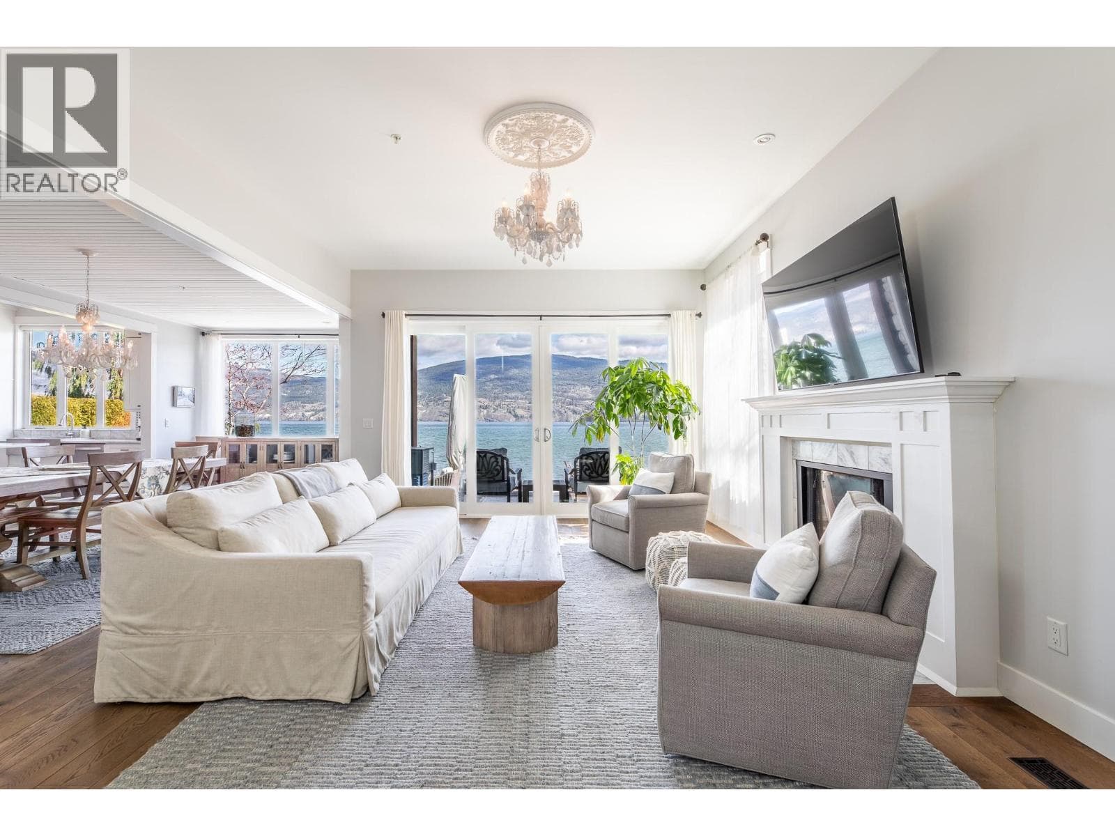 15419 Lakeshore Drive N Unit# 11 photo 3
