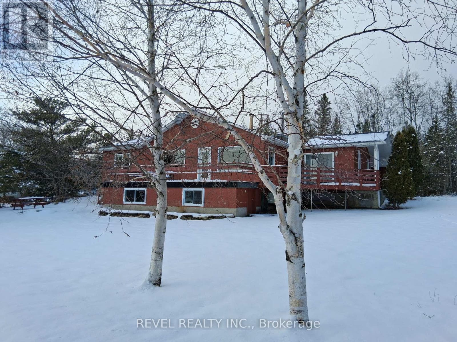 614 SHUNSBY ROAD photo 3