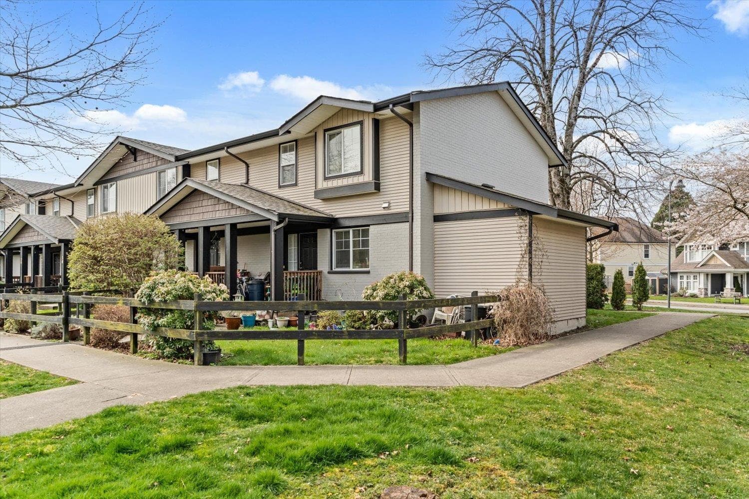 3 bed 1 bath single family at 32 45535 SHAWNIGAN CRESCENT, Garrison Crossing — $499,900