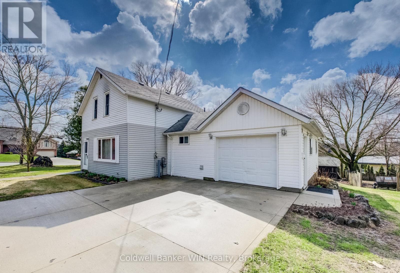 110 MILLER STREET photo 3