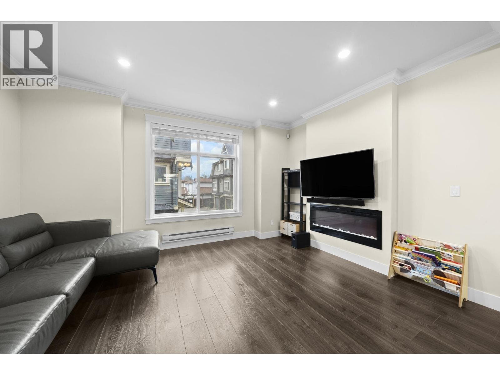 3 bed 3 bath single family at 19 6033 WILLIAMS ROAD — $1,020,000