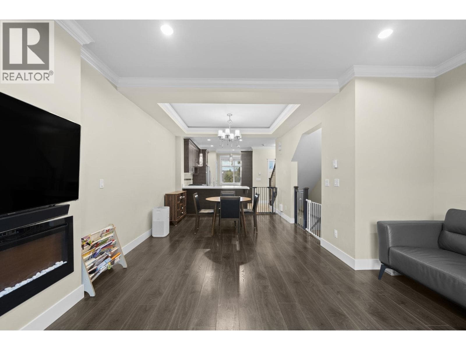 19 6033 WILLIAMS ROAD photo 5