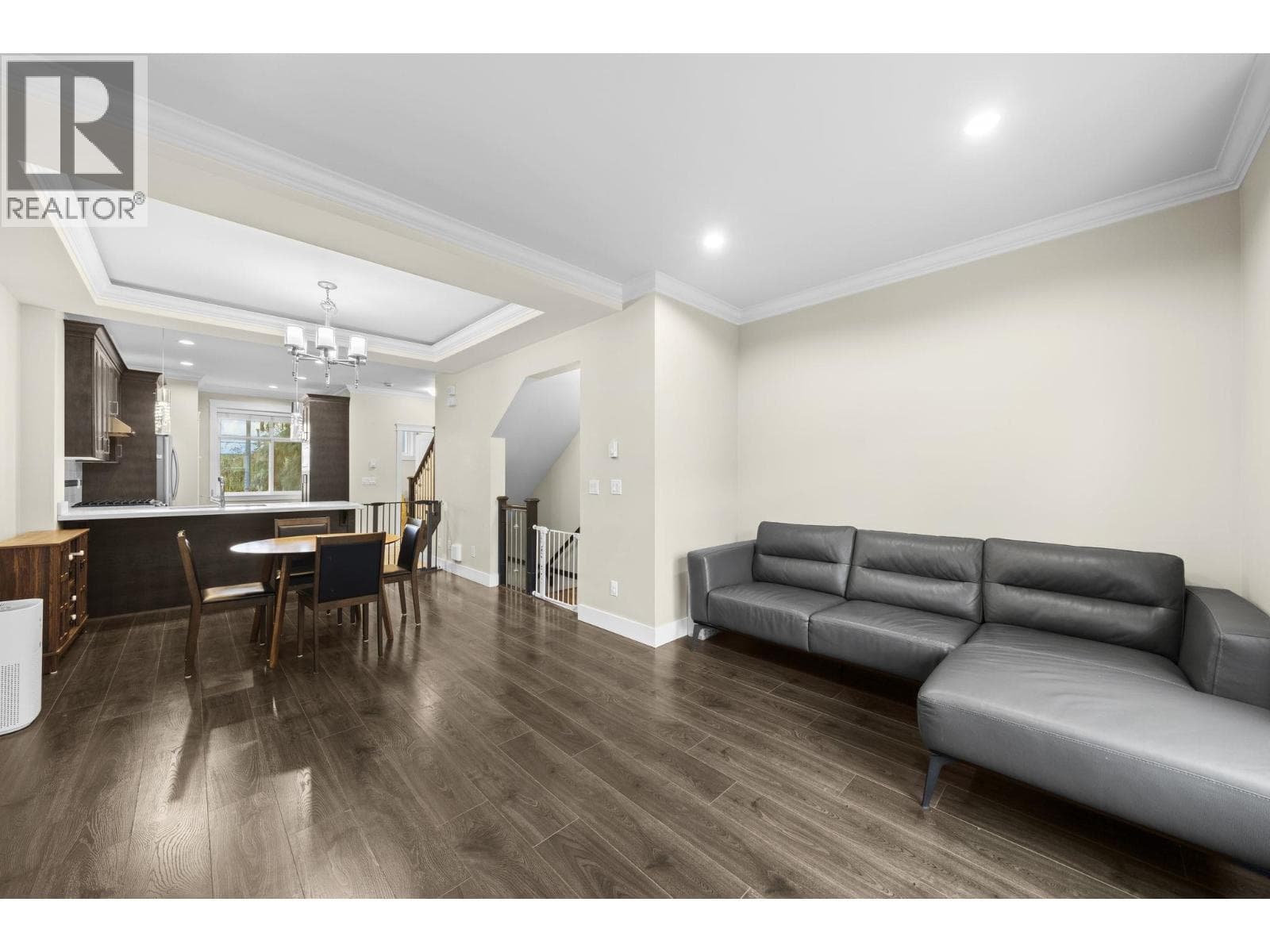 19 6033 WILLIAMS ROAD photo 3