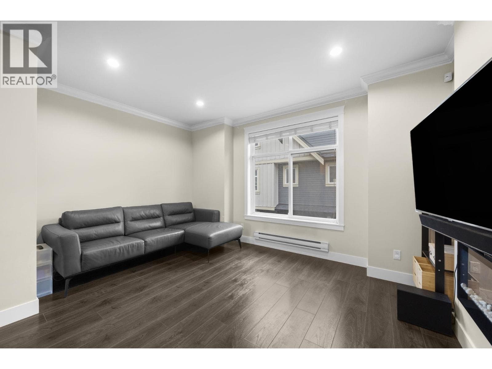 19 6033 WILLIAMS ROAD photo 4