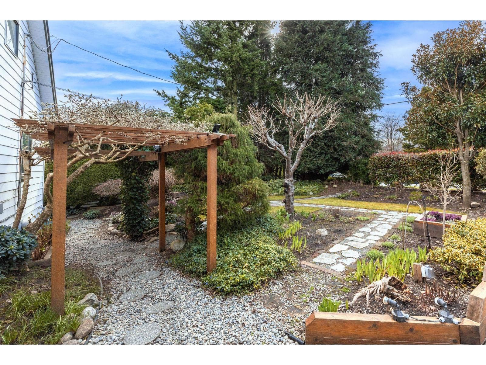 1196 HABGOOD STREET photo 3