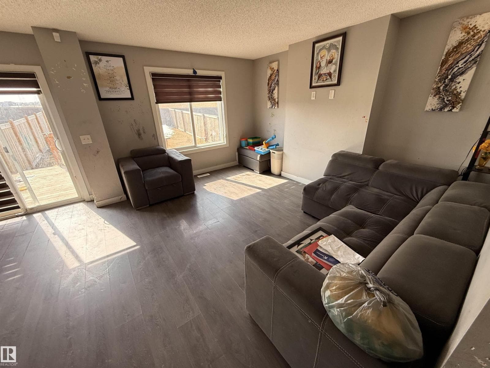 3317 11 AV NW photo 4