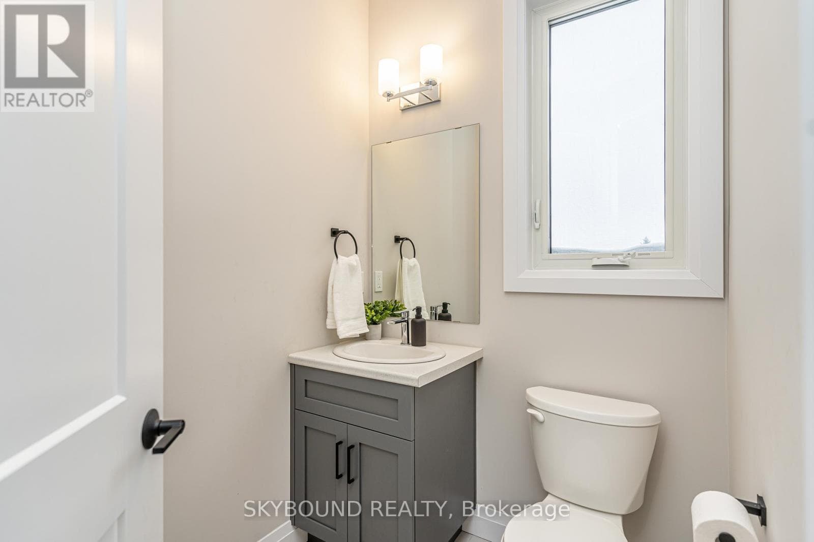 1 TINDALL CRESCENT photo 5