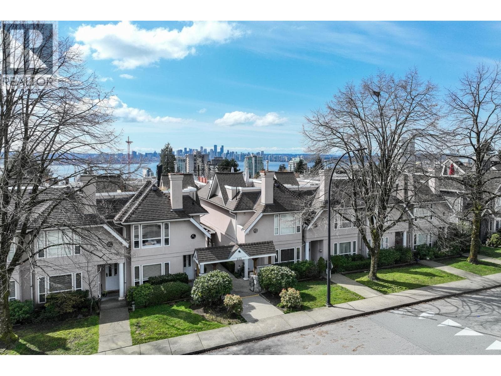 3 bed 3 bath single family at 104 225 E 6TH STREET — $1,359,000