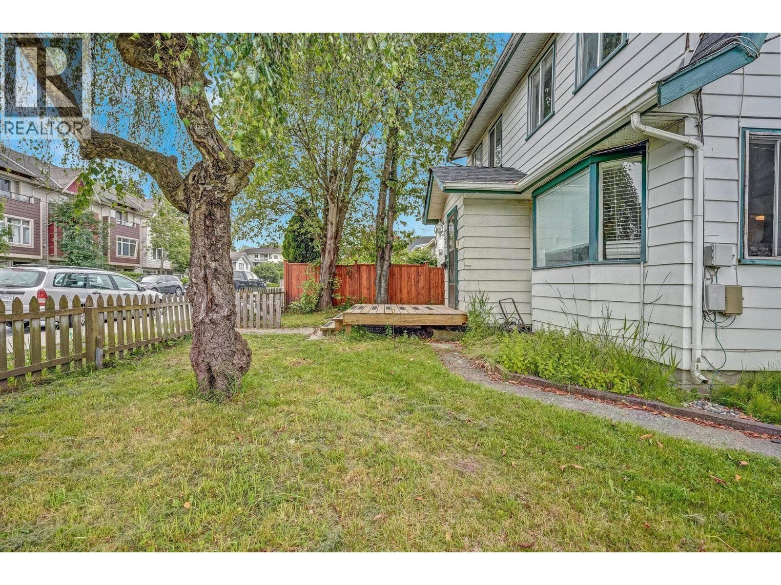 2015 FRASER AVENUE photo 3