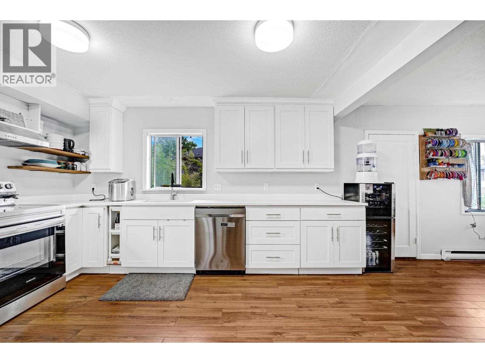 2015 FRASER AVENUE photo 4