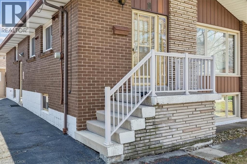 11 DUFF Street photo 5